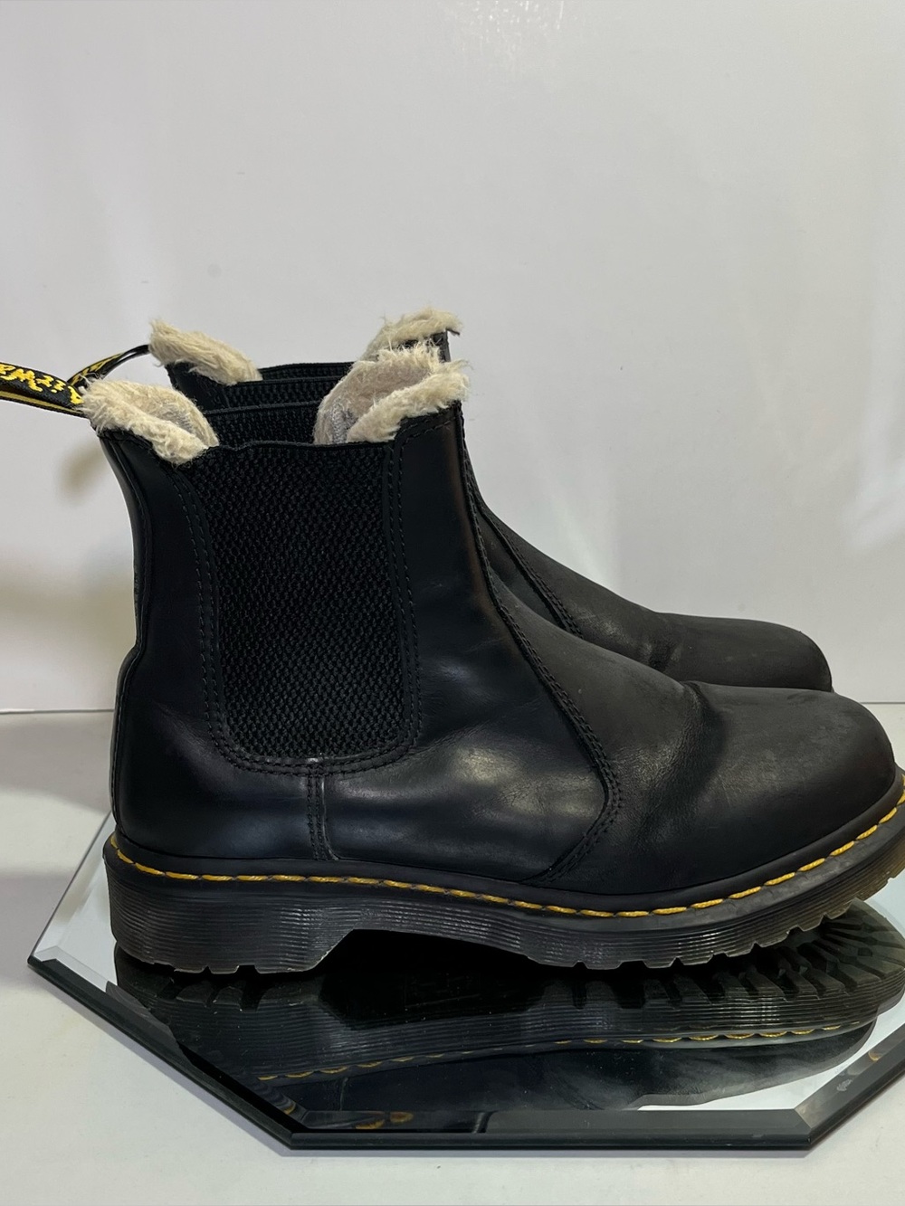 Women’s Dr. Martens 2976 Leonore Faux Fur Lined Leather Chelsea Boots, Size 8